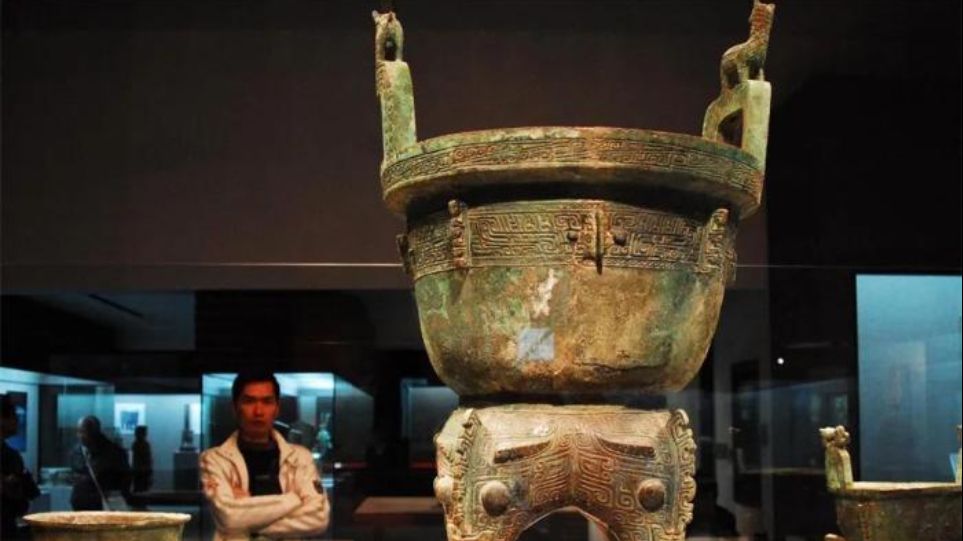 徐长青：商代伏鸟双尾青铜虎讲述了怎样的青铜文明？