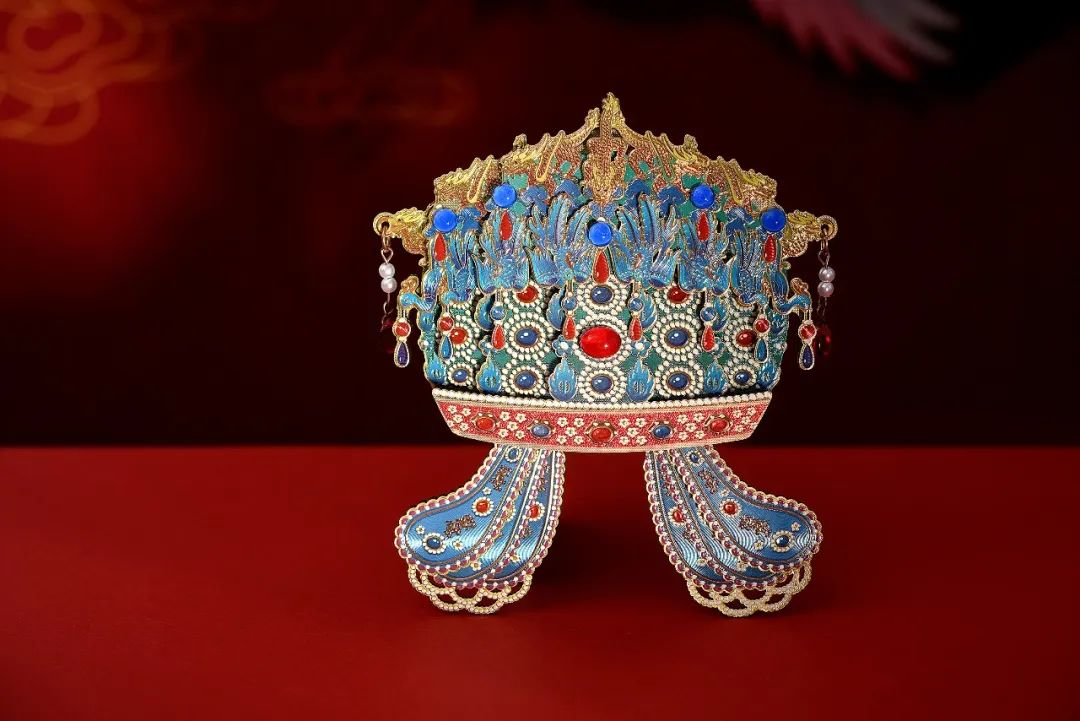 Museum's phoenix crown fridge magnet becomes unexpected cultural