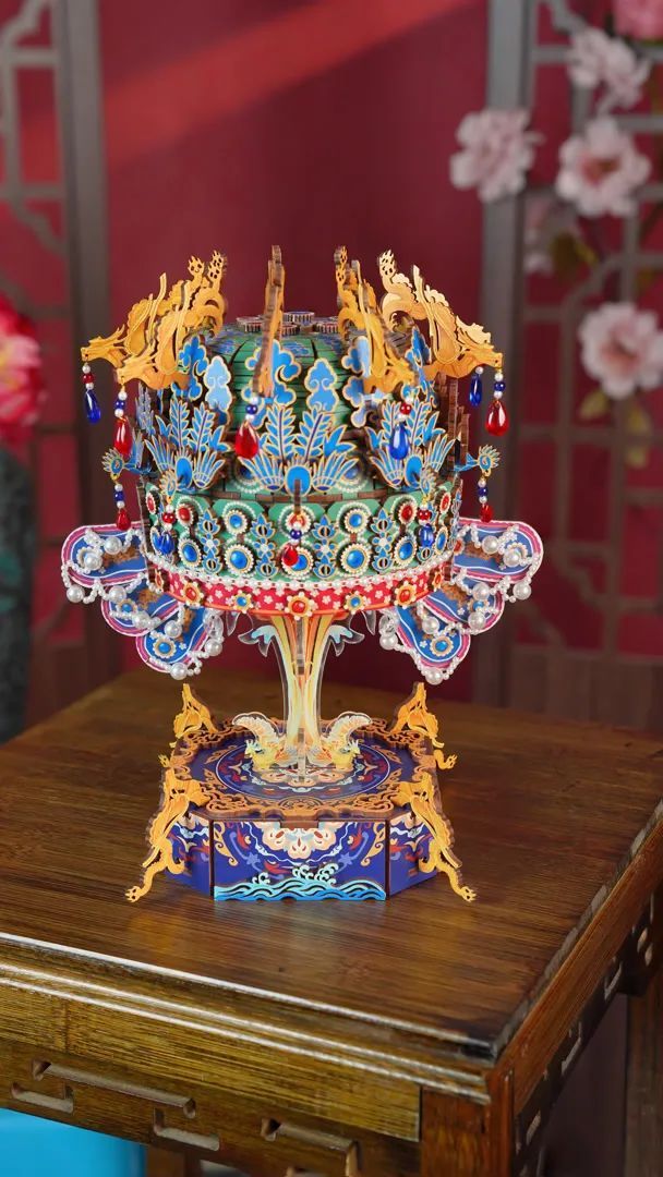 Museum's phoenix crown fridge magnet becomes unexpected cultural